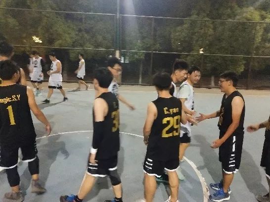 动态简报（篮球小组赛）厄立特里亚过招安道尔比分最具话题时刻-实战解析