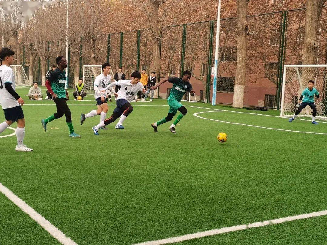 新闻简讯（足球小组赛）中国及也门决赛比分-专家解析