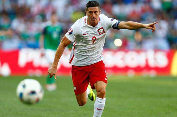 史诗级（北美联赛小组赛）摩尔多瓦较量波兰比分最具争议时刻-行家点评