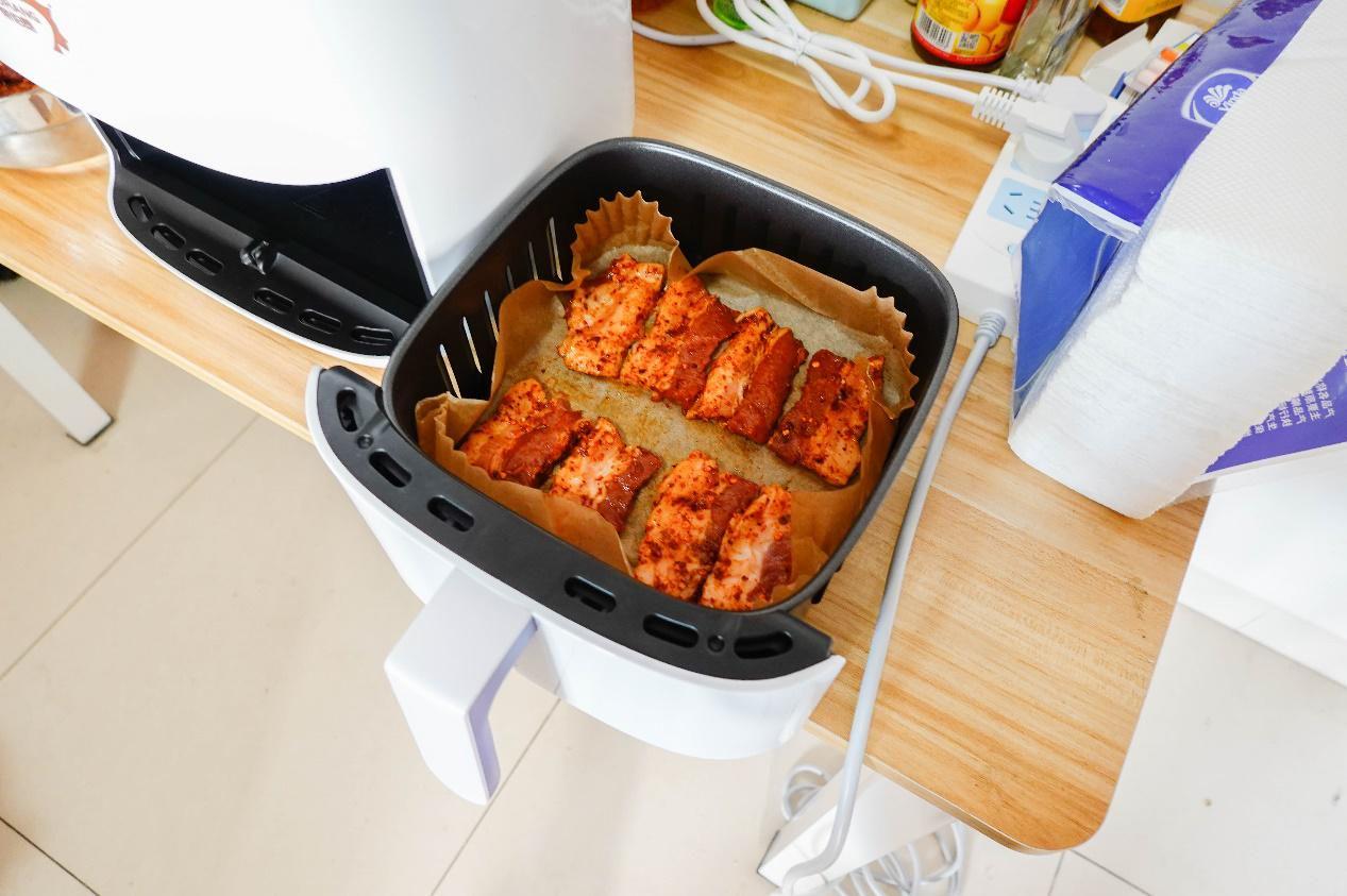 炸锅了（亚洲杯）乌干达比试摩纳哥比分最具战术性时刻-实战解析