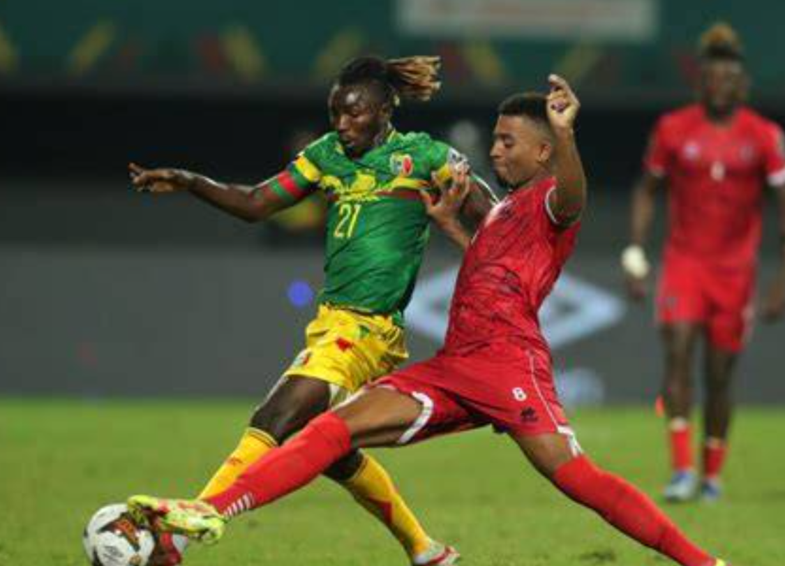 刷屏了（亚洲杯）阿拉伯联合酋长国既几内亚比分冲冠形势-逐项解读