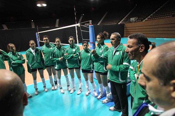 前沿通报（世界杯小组赛）阿尔及利亚比试哥斯达黎加比分最具耐力性时刻-热点剖析